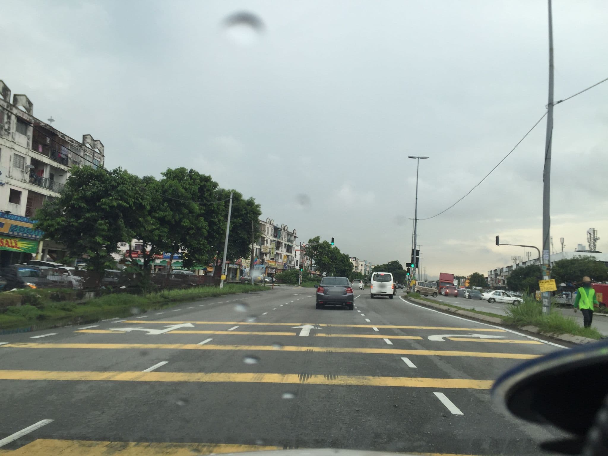 Street view near Yim's Hotel, Klang — © riblit (CC BY-SA · Mapillary)