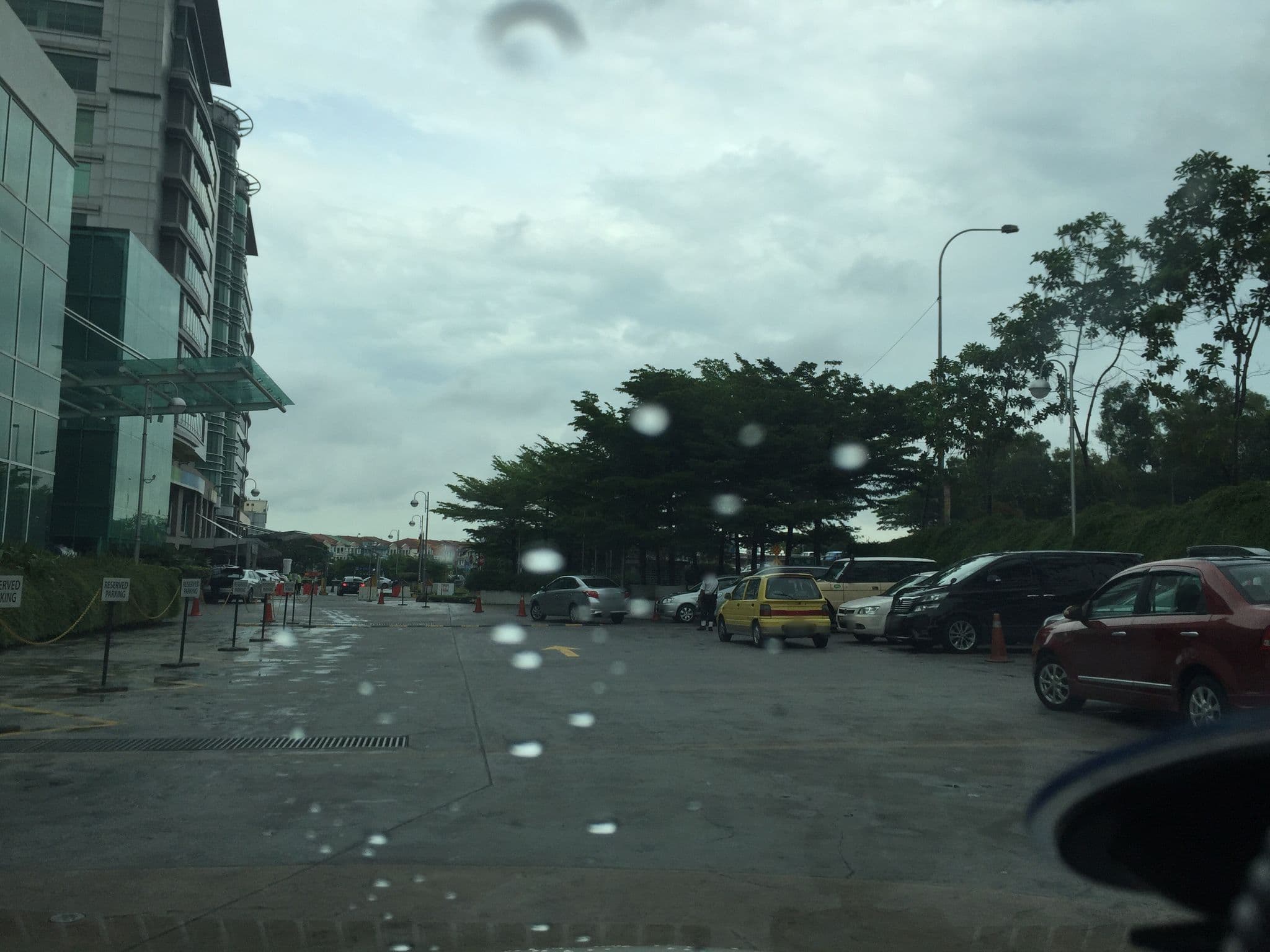 Street view near Sales & Marketing , Bandar Botanic — © riblit (CC BY-SA · Mapillary)