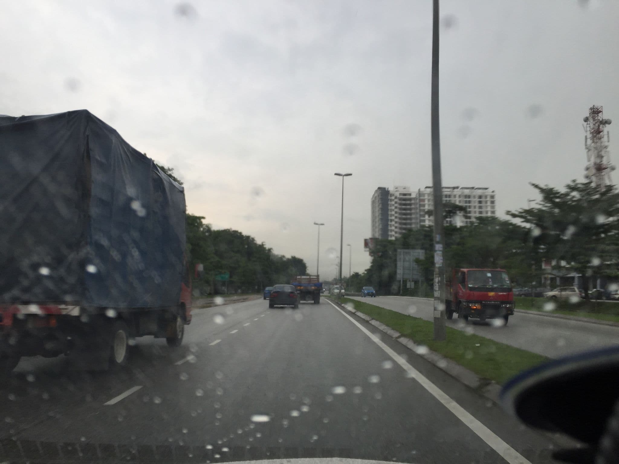 Street view near Biz Hotel Seksyen 32 Shah Alam, Putra Heights — © riblit (CC BY-SA · Mapillary)