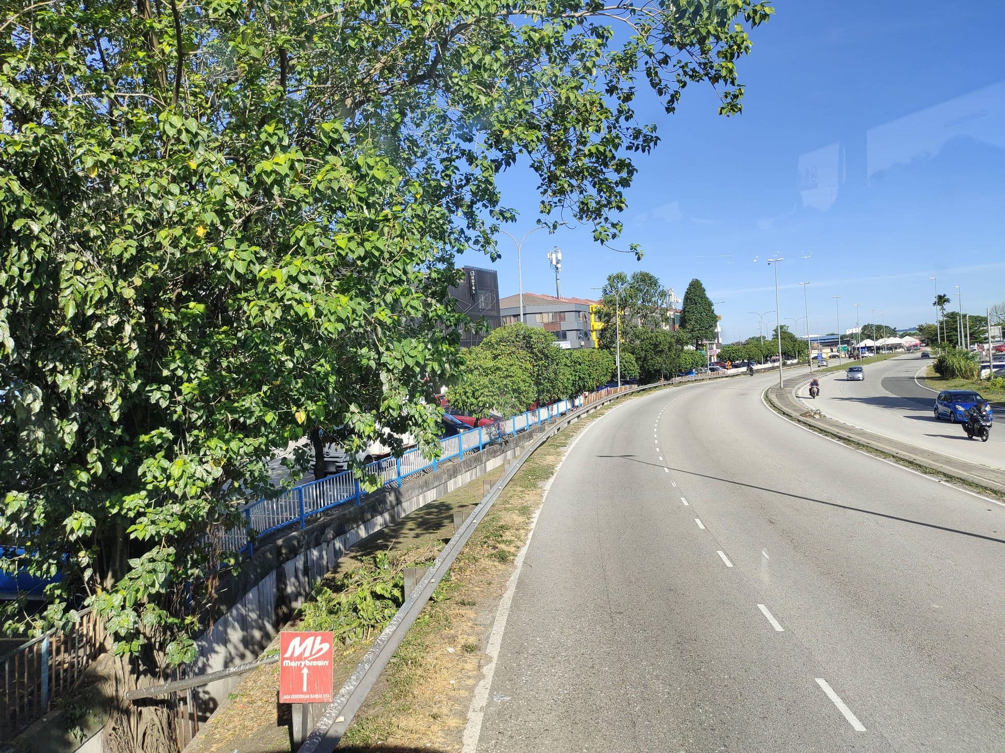 Street view near Deluxe Venus Boutique Hotel, Kampung Baru Subang — © zh9567 (CC BY-SA · Mapillary)