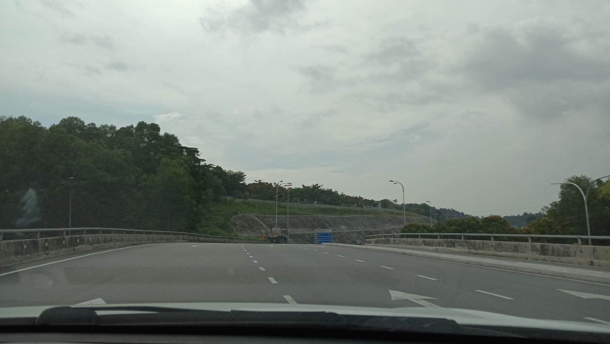 Street view near Cahaya SPK Resort Club, Kampung Baru Subang — © jongic (CC BY-SA · Mapillary)