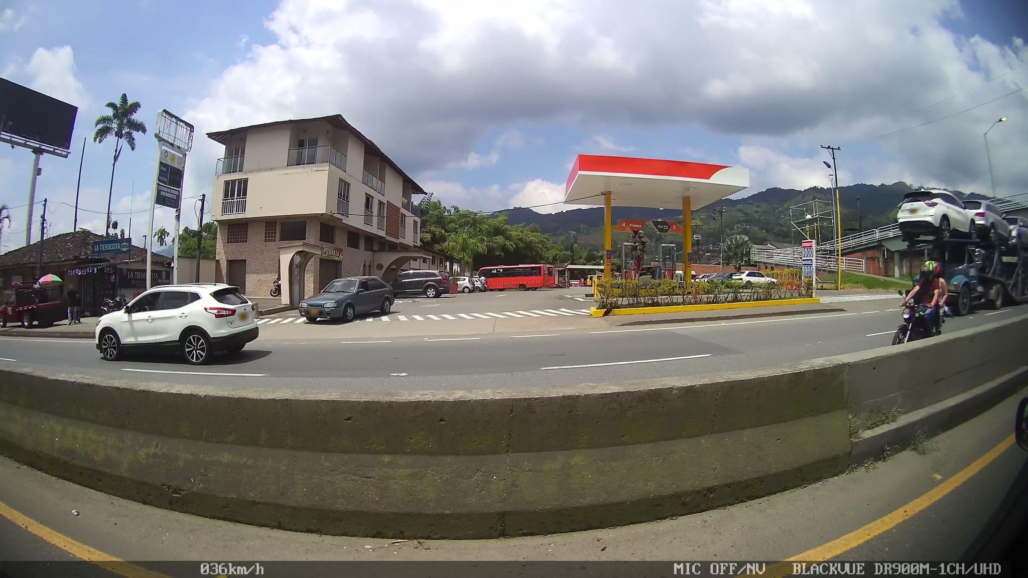 Street view near Hotel Buenavista, Dosquebradas — © kaart_2 (CC BY-SA · Mapillary)