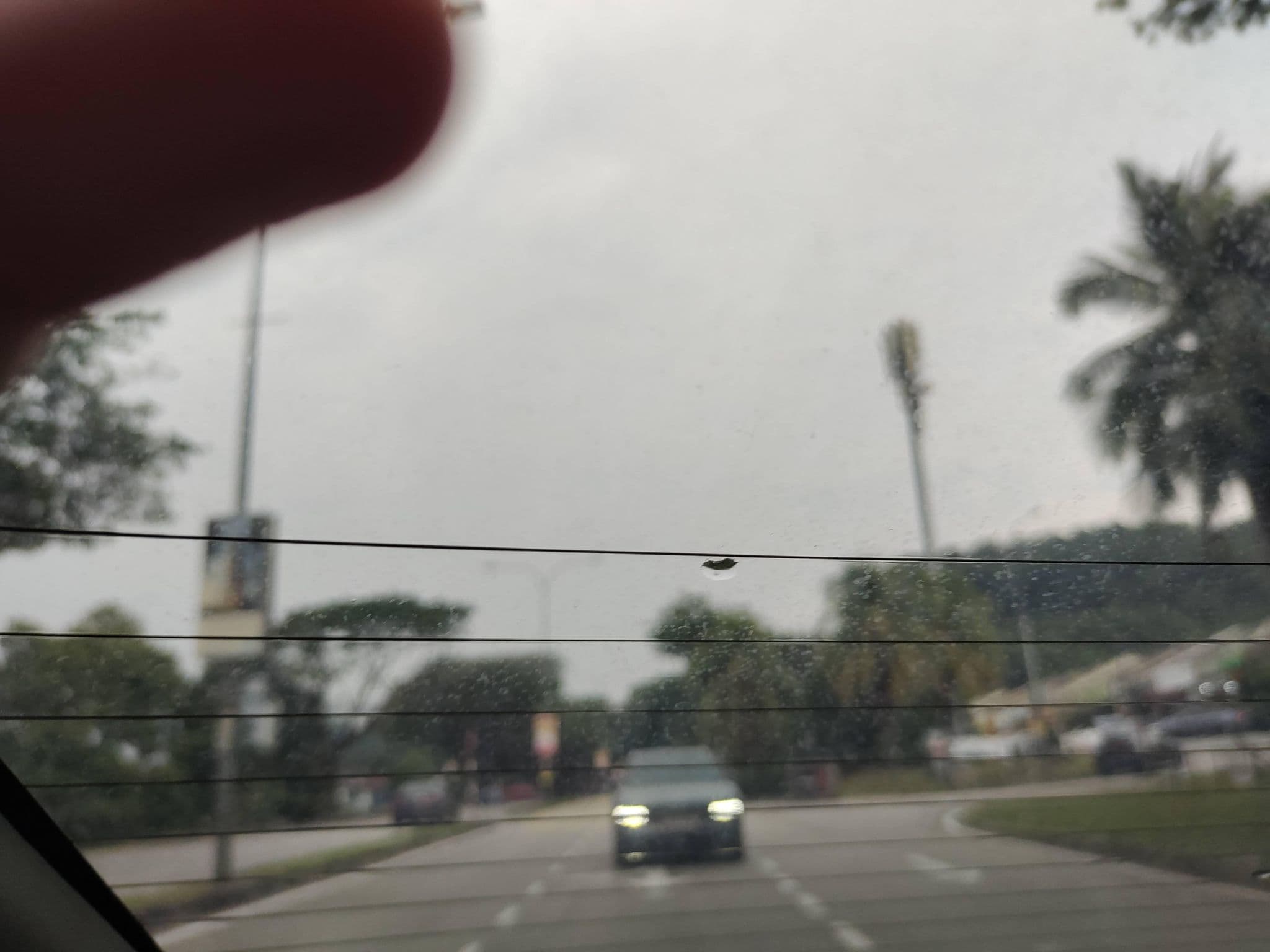Street view near Hotel Song Song, Bandar Kinrara — © zh9567 (CC BY-SA · Mapillary)