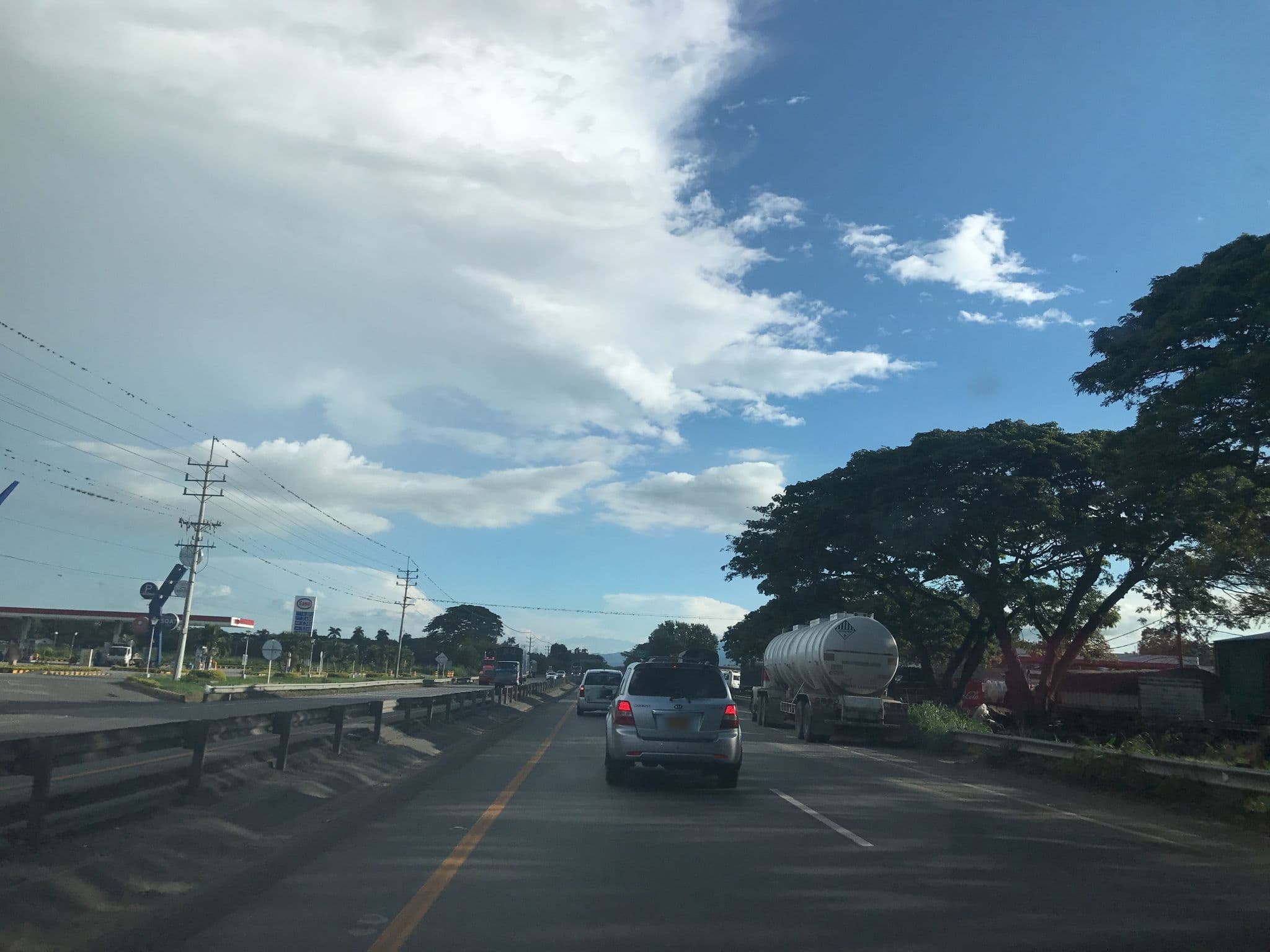Street view near Hotel Sacha, Guadalajara de Buga — © hj6f (CC BY-SA · Mapillary)