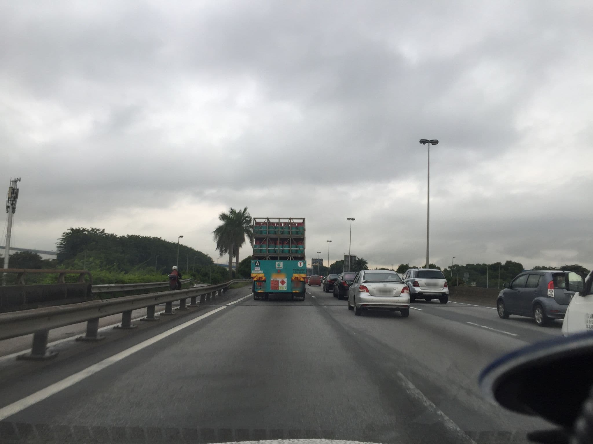 Street view near Jalan Plumbum 101, Subang Jaya — © riblit (CC BY-SA · Mapillary)