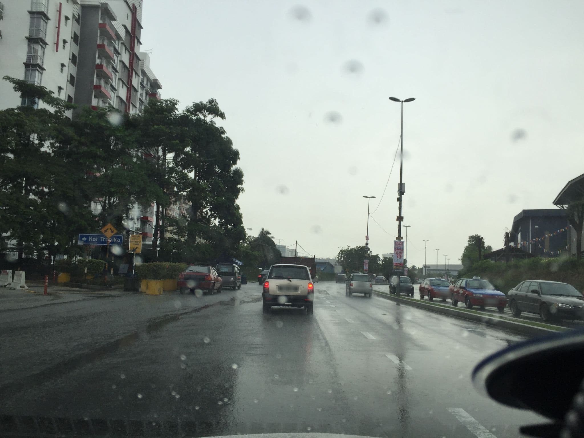 Street view near M♢Hotel, Puchong — © riblit (CC BY-SA · Mapillary)
