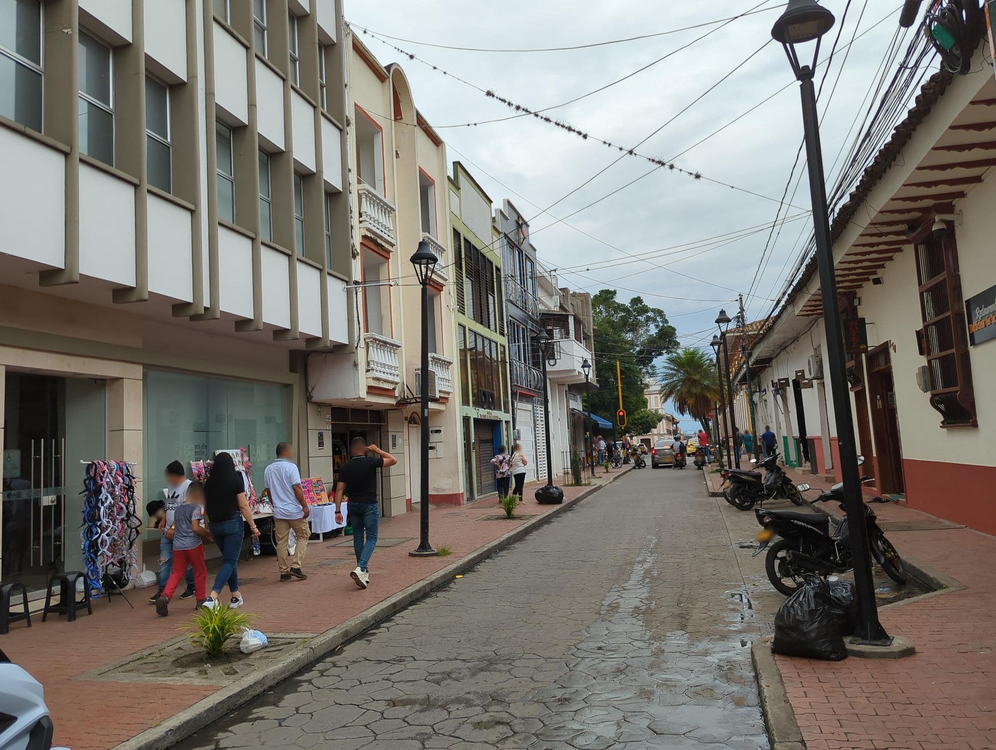 Street view near Hotel Cristo Rey, Guadalajara de Buga — © maplarry (CC BY-SA · Mapillary)