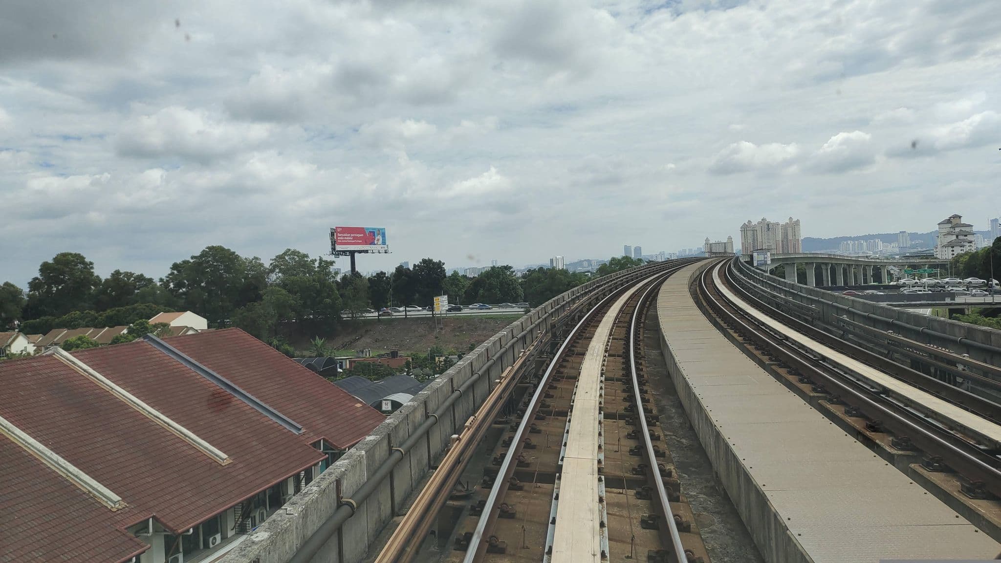 Street view near Hotel June, Subang Jaya — © zh9567 (CC BY-SA · Mapillary)