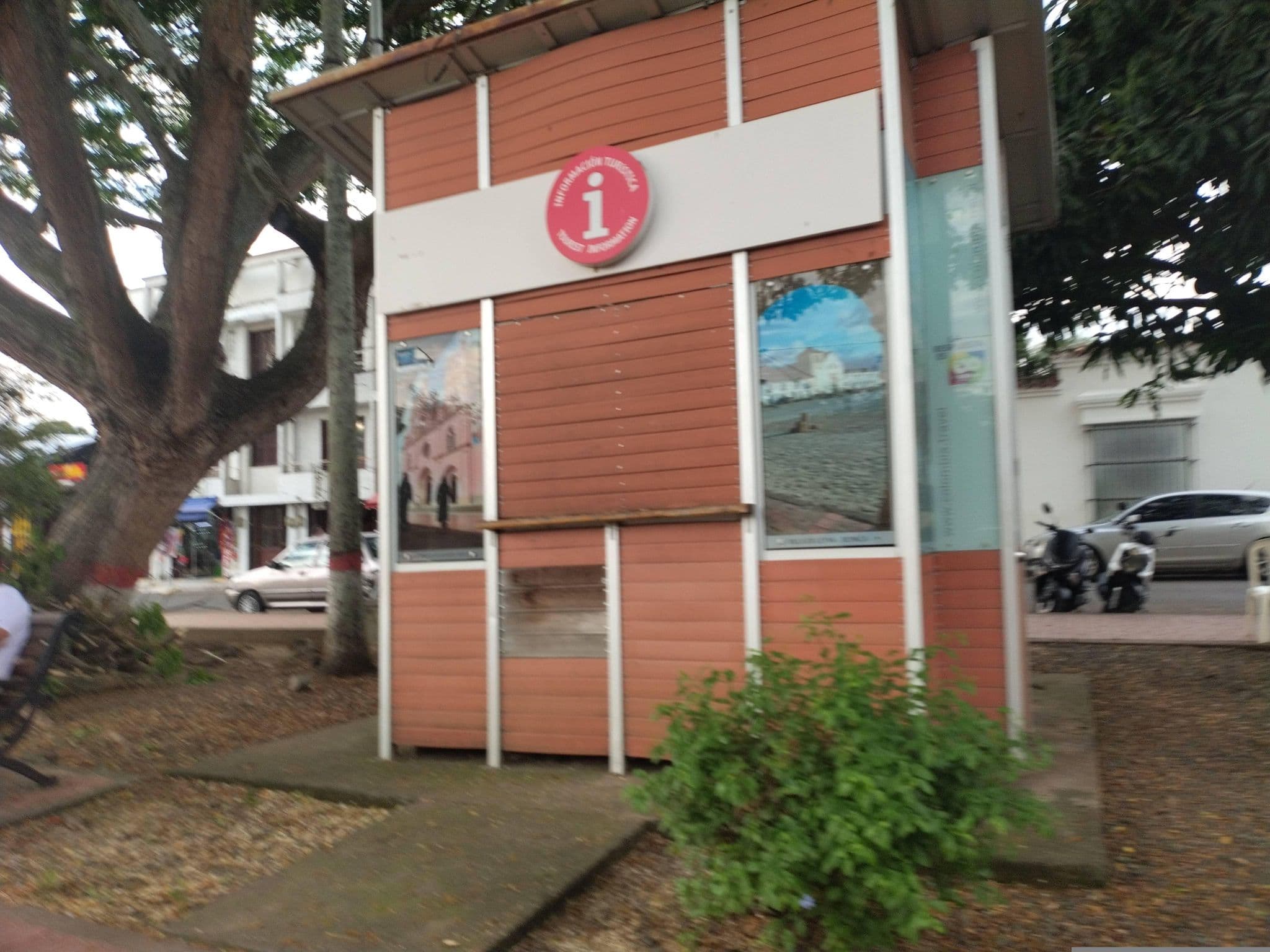 Street view near Hotel Llama, Guadalajara de Buga — © Empanada (CC BY-SA · Mapillary)