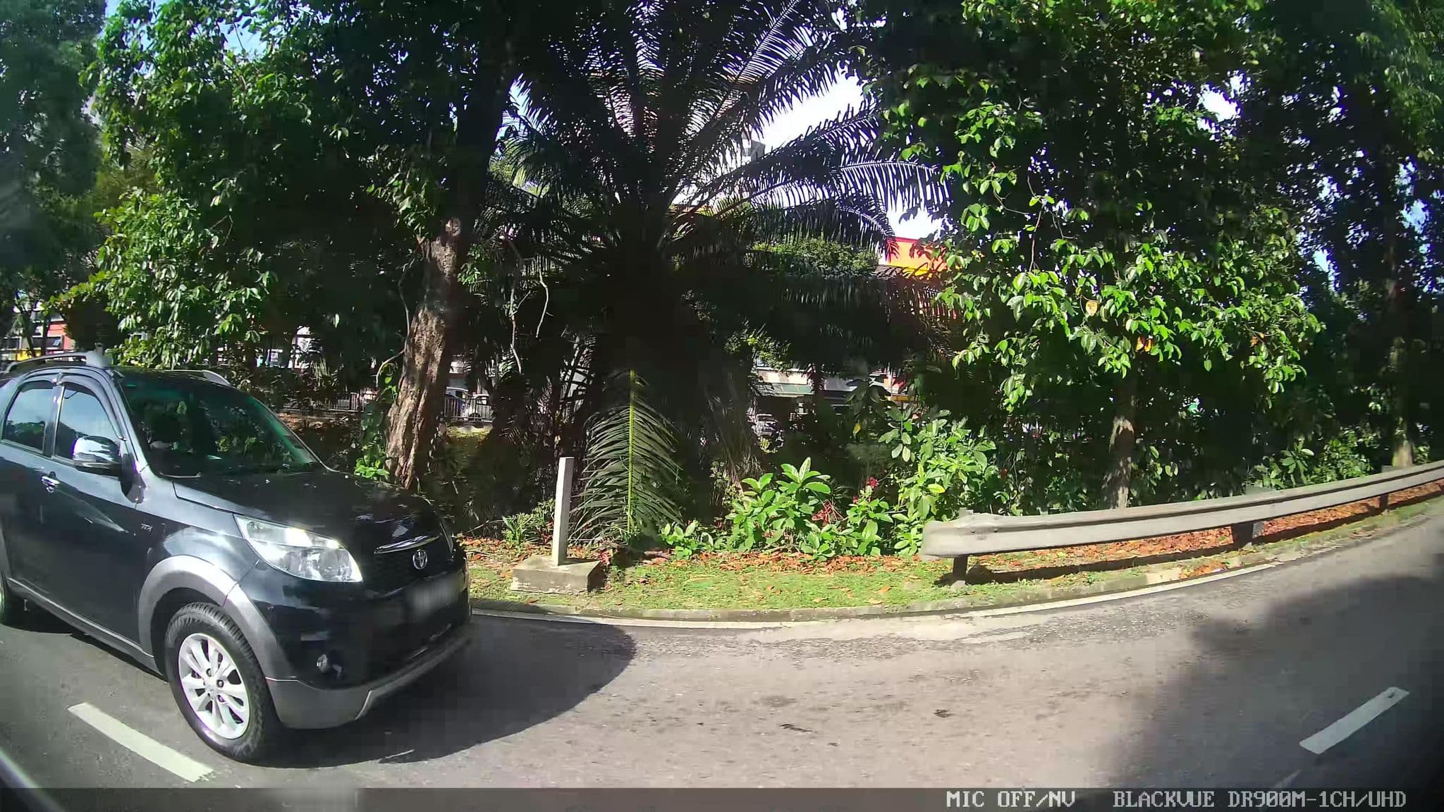 Street view near New Wave Hotel, Batu Tiga — © kaart_4 (CC BY-SA · Mapillary)