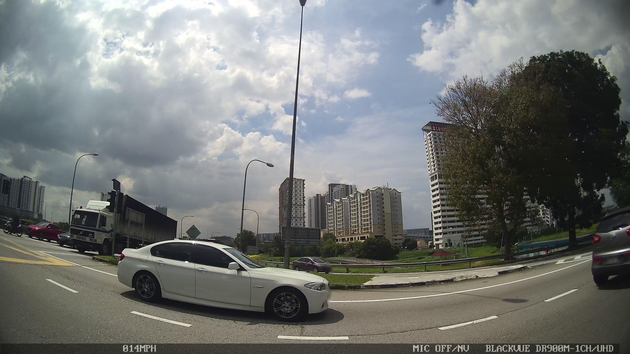 Street view near Daycocoon Hotel Bukit Bintang, Batu Tiga — © kaart_1 (CC BY-SA · Mapillary)