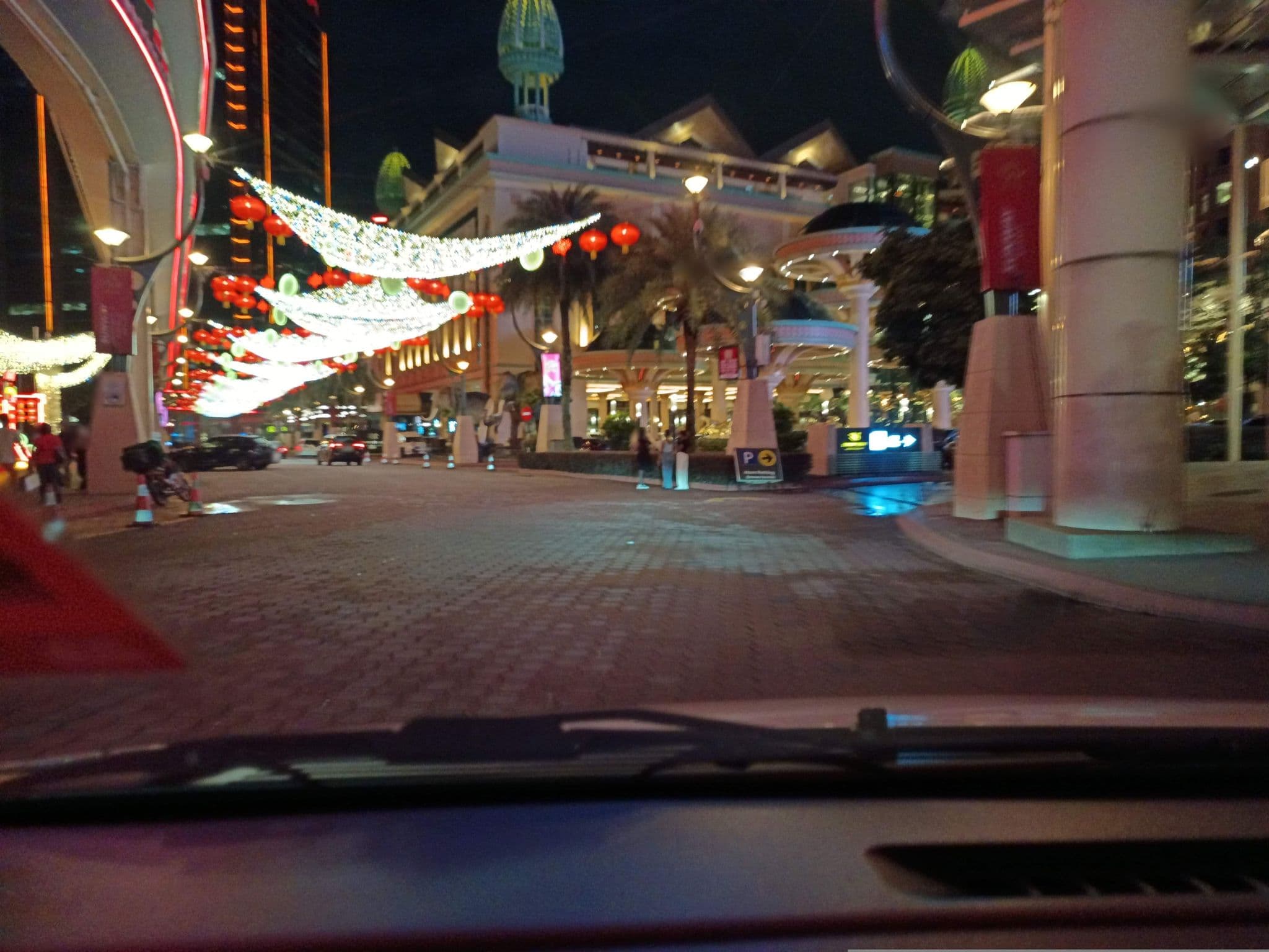 Street view near Rm 7108 Pyramid Tower, Bandar Sunway — © YikQin (CC BY-SA · Mapillary)