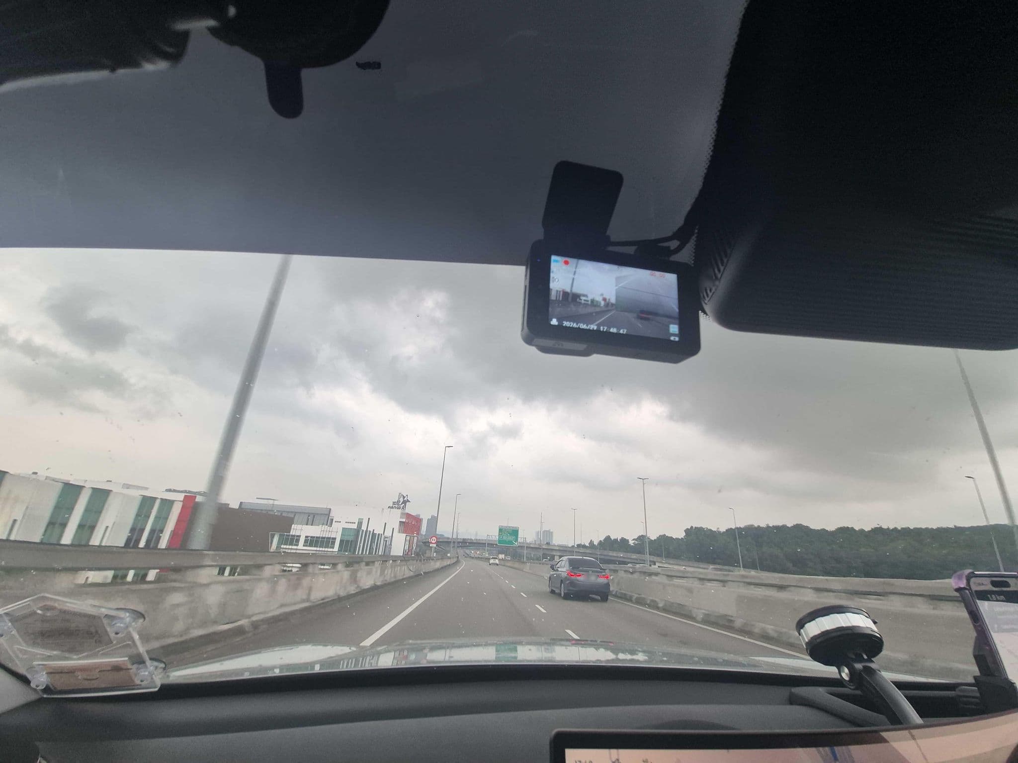 Street view near Havenue Hotel, Kampung Baru Subang — © lin_wang (CC BY-SA · Mapillary)