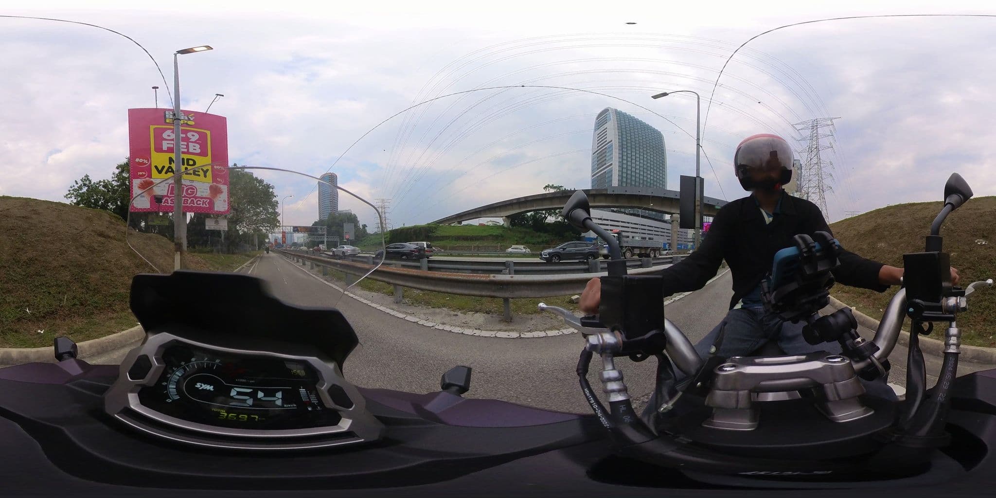 Street view near car park,Hilton hotel, SS2 — © rayth (CC BY-SA · Mapillary)