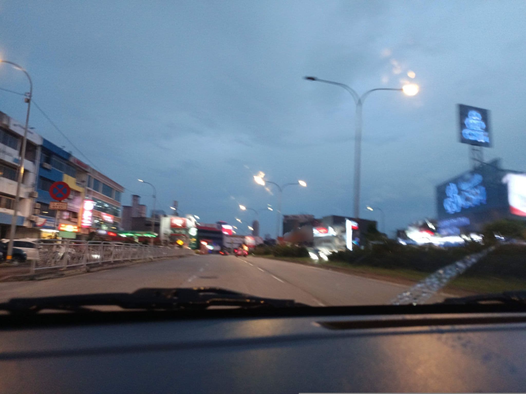 Street view near De UPTOWN Hotel @ P.J. 222, SS2 — © YikQin (CC BY-SA · Mapillary)