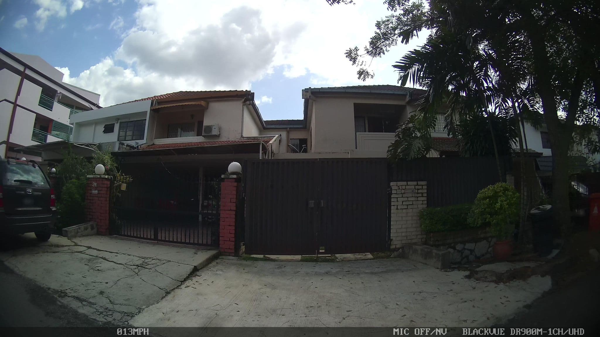 Street view near Damansara Utama Homestay, Taman Tun Dr Ismail — © kaart_1 (CC BY-SA · Mapillary)