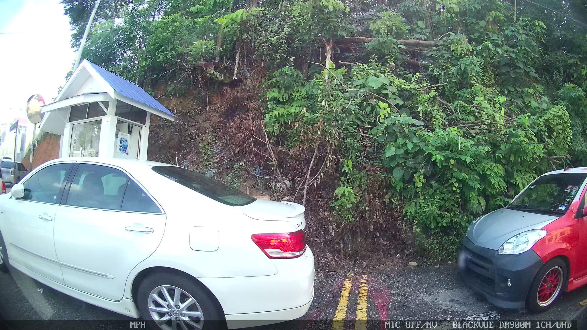 Street view near De Gouffron Hotel, Mutiara Damansara — © kaart_1 (CC BY-SA · Mapillary)