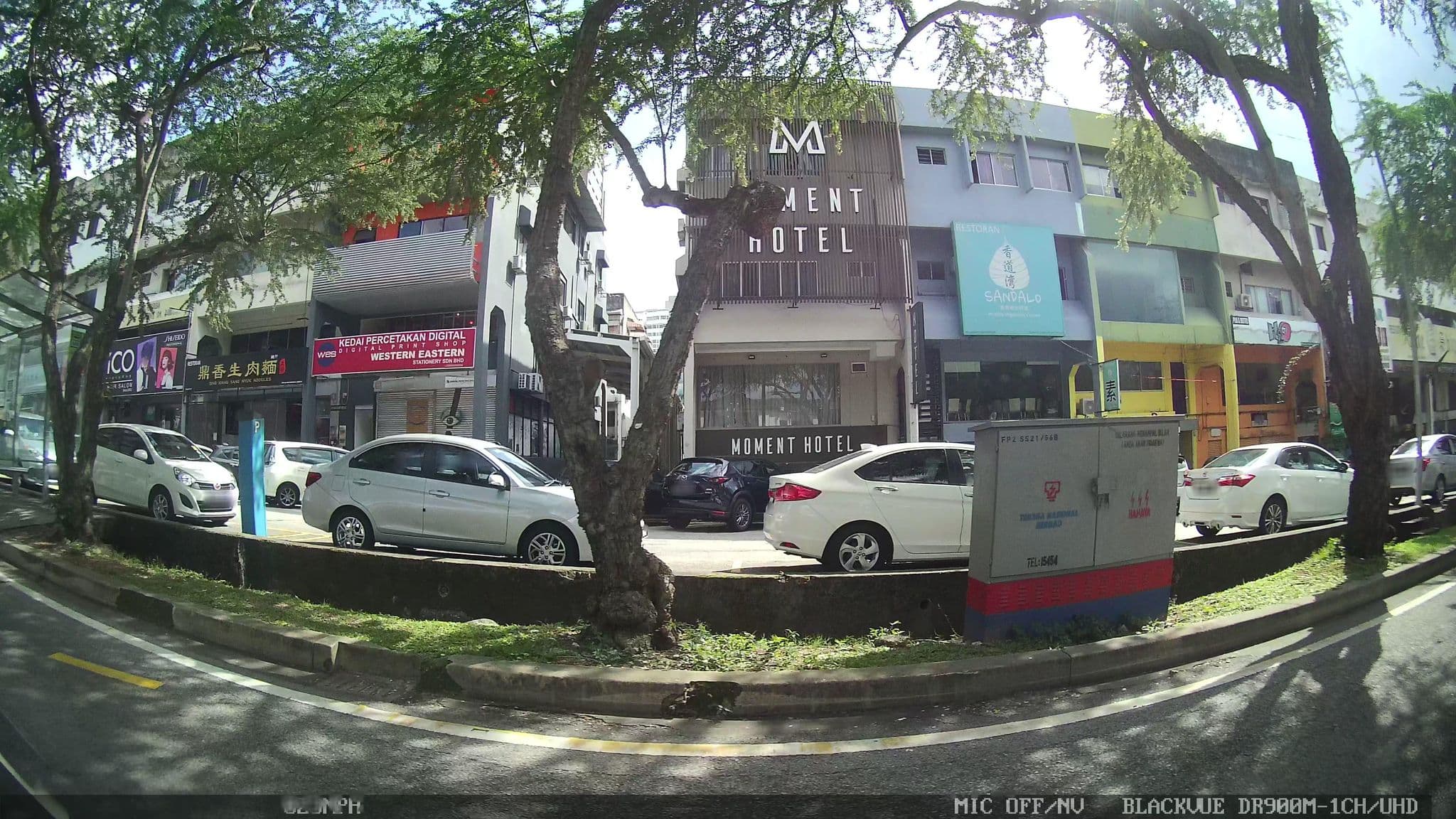 Street view near Moment Hotel, Taman Tun Dr Ismail — © kaart_1 (CC BY-SA · Mapillary)