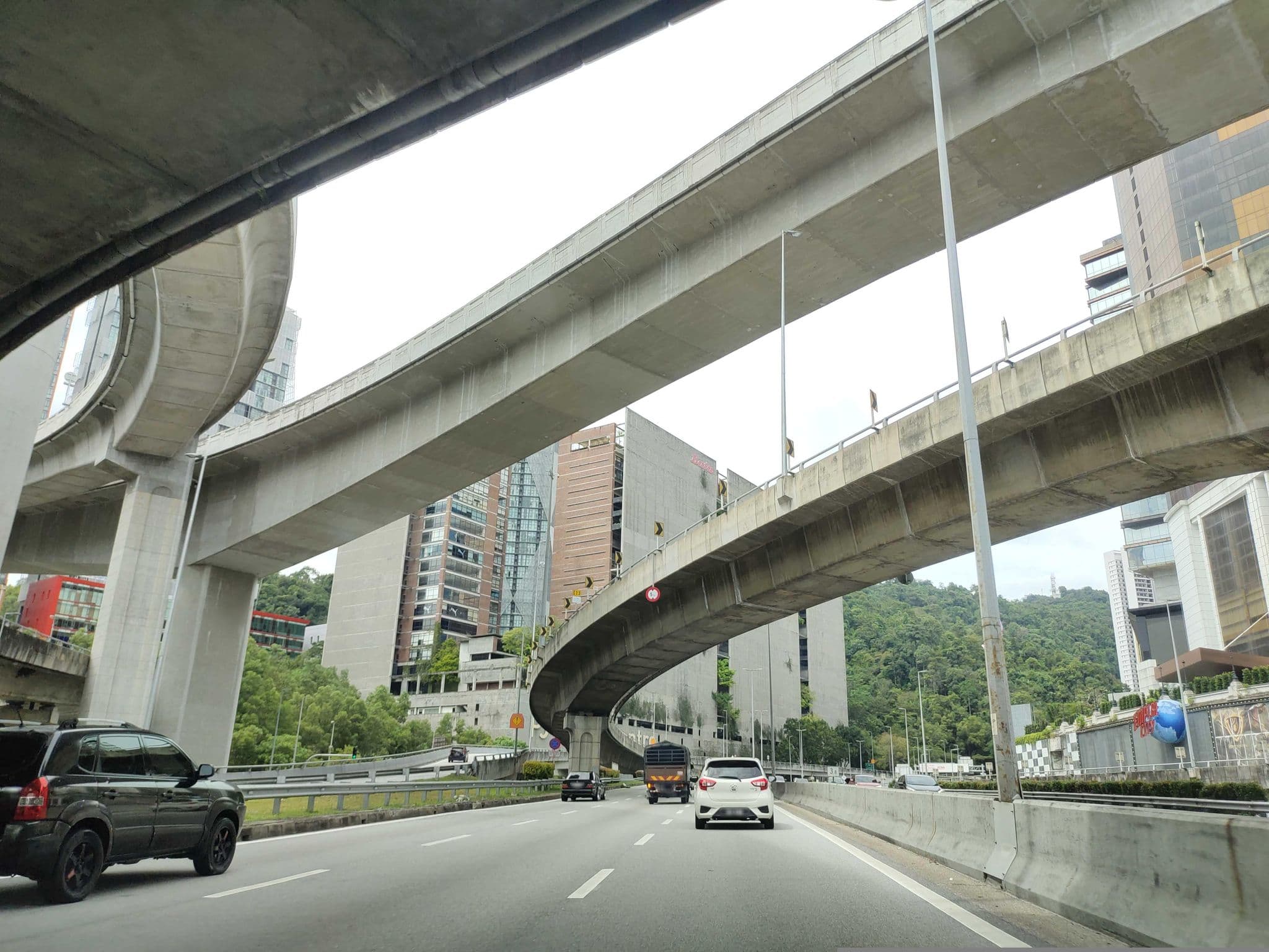 Street view near Good Vibes Only, Mutiara Damansara — © zh9567 (CC BY-SA · Mapillary)
