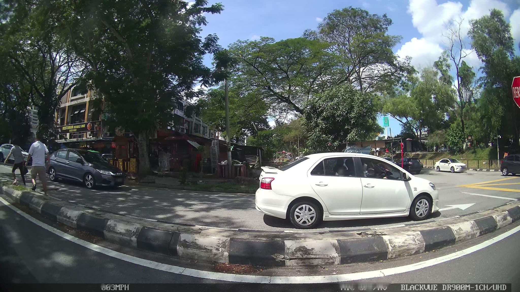 Street view near Santubung Sarawak, Desa Parkcity — © kaart_1 (CC BY-SA · Mapillary)