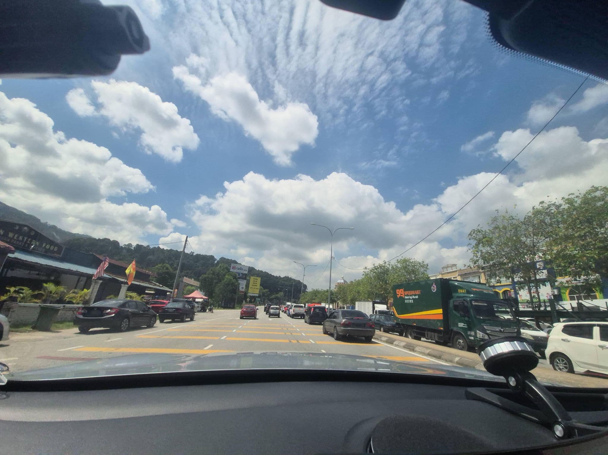 Street view near The Leverage Business Hotel, Rawang (official), Rawang — © lin_wang (CC BY-SA · Mapillary)