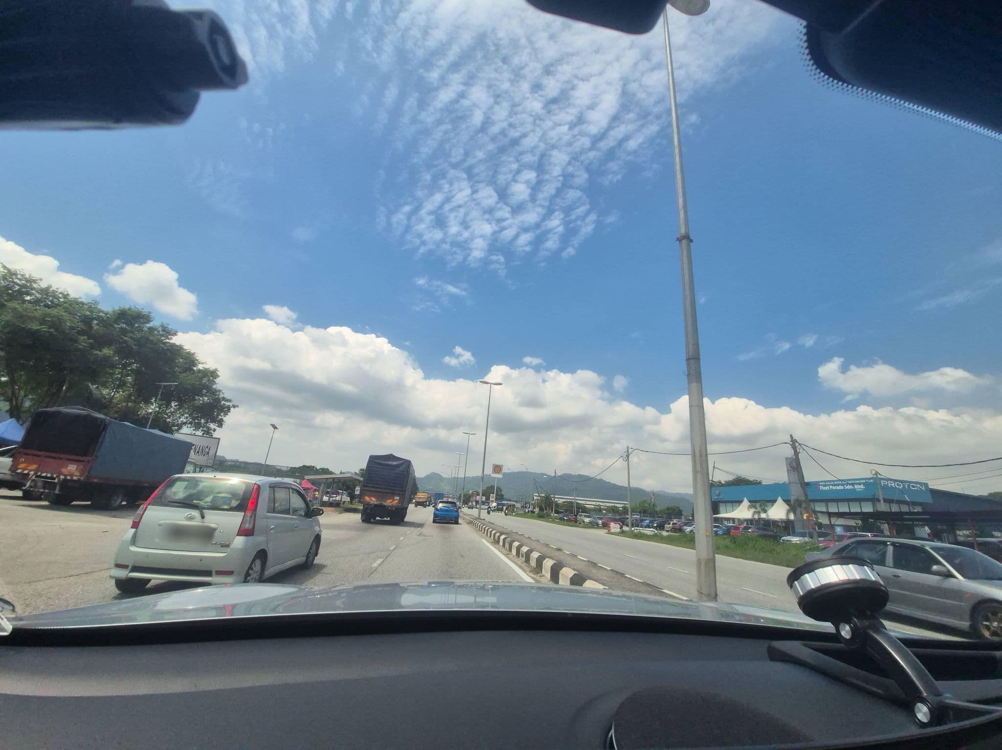 Street view near Hotel kristal, Rawang — © lin_wang (CC BY-SA · Mapillary)