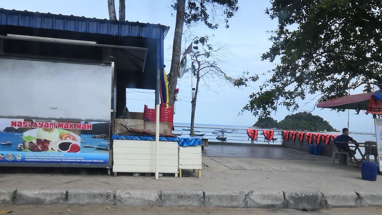 Street view near Teluk Nipah, Pangkor — © amira_natasha (CC BY-SA · Mapillary)