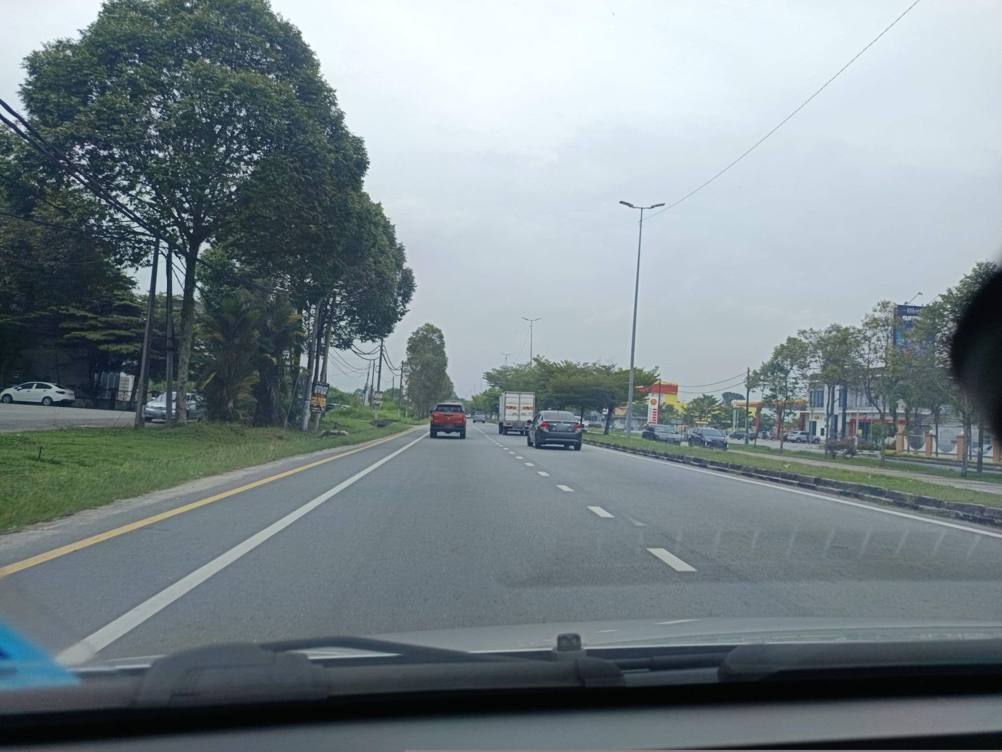 Street view near Liner Hotel, Simpang — © YikQin (CC BY-SA · Mapillary)