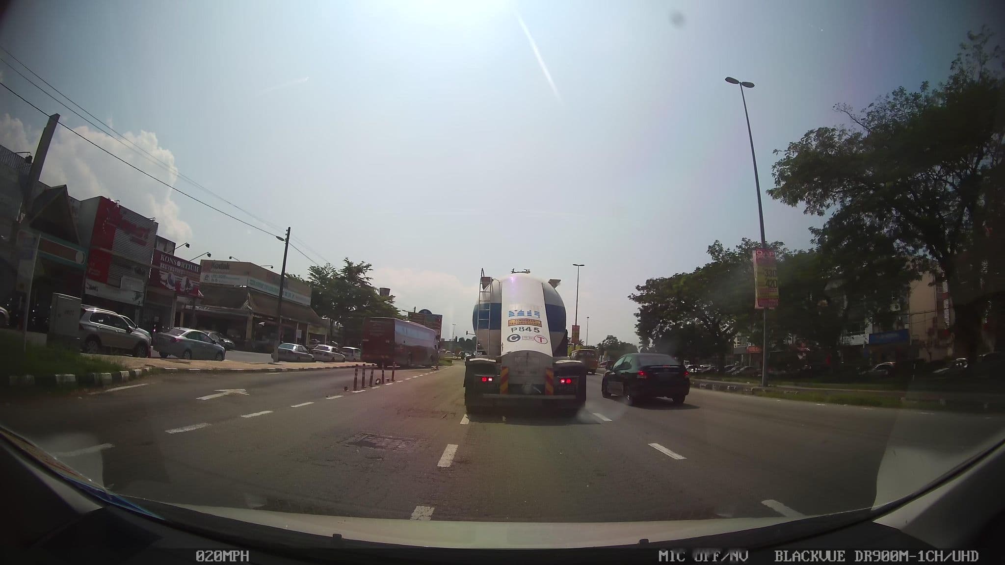 Street view near Hotel Kavanass, Simpang — © kaart_4 (CC BY-SA · Mapillary)