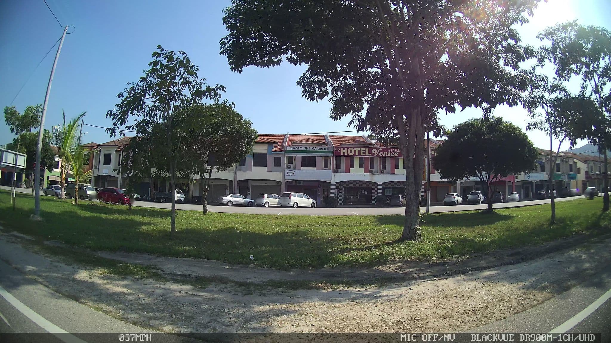 Street view near Venice Fajah Hotel, Lumut — © kaart_1 (CC BY-SA · Mapillary)
