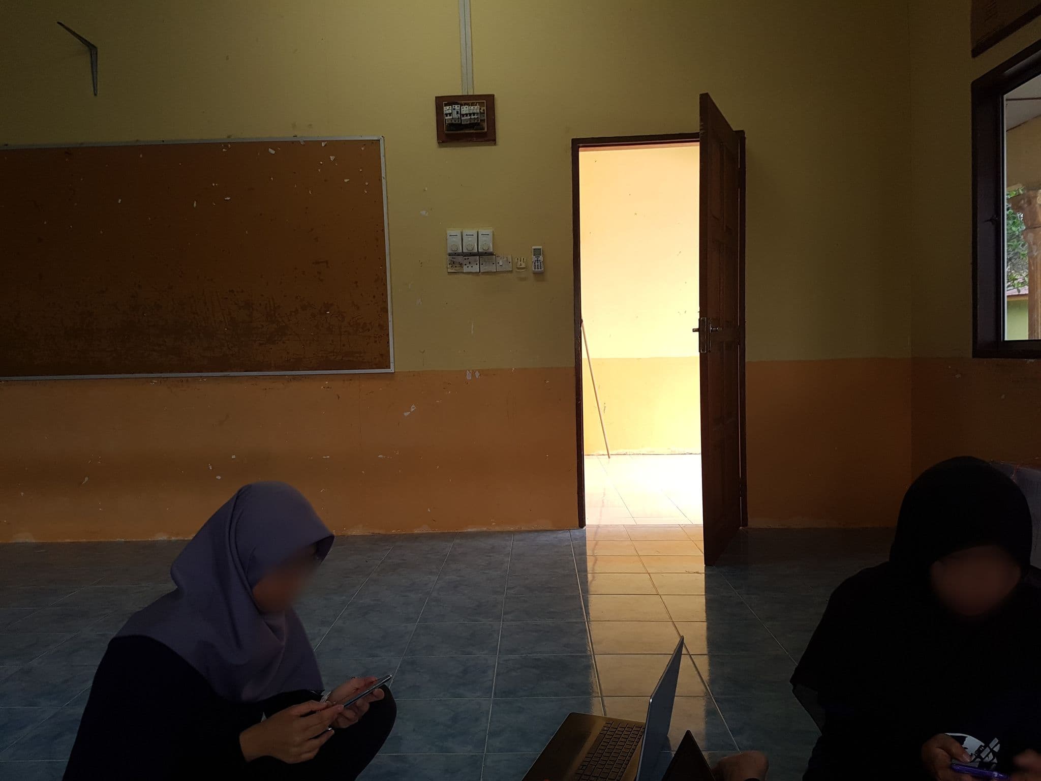 Street view near Amir Chalet & Fishing Corner, Lumut — © idhamibrahim (CC BY-SA · Mapillary)