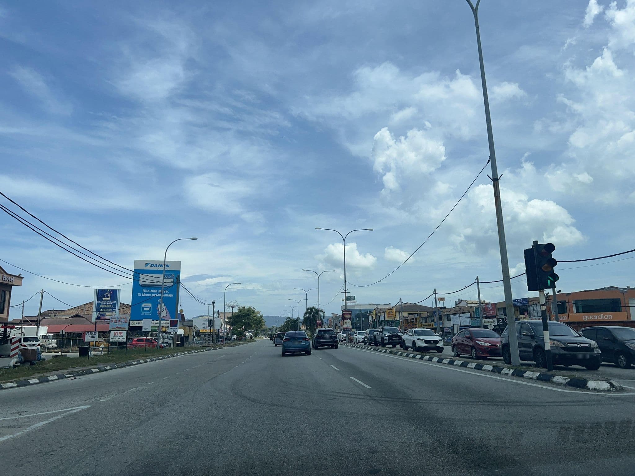 Street view near Crystal Hotel, Sitiawan — © petajalanterbuka (CC BY-SA · Mapillary)