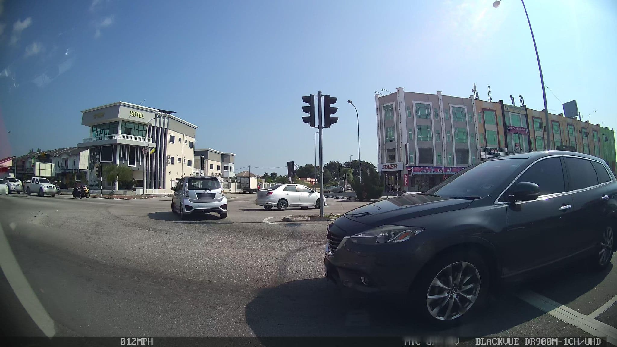 Street view near Oscar Suites Hotel, Sitiawan — © kaart_1 (CC BY-SA · Mapillary)