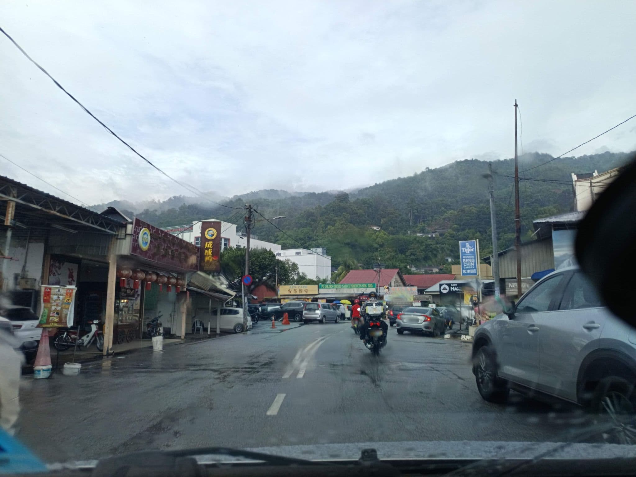 Street view near 景轩酒店, Ayer Itam — © YikQin (CC BY-SA · Mapillary)