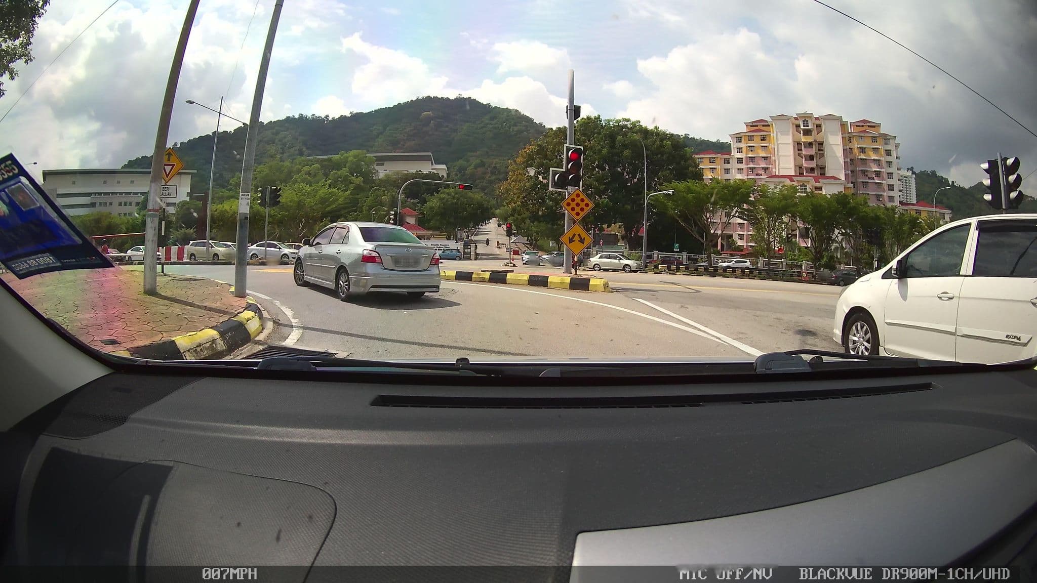 Street view near Imperial Hotel, Bukit Jambul — © kaart_1 (CC BY-SA · Mapillary)
