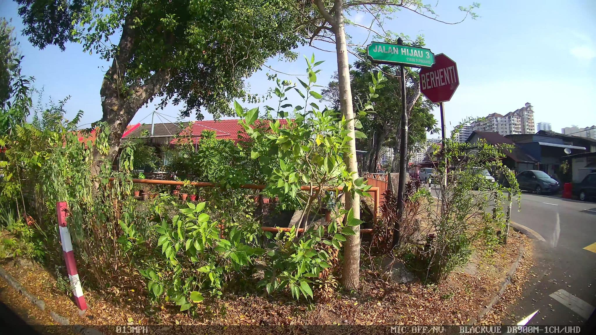 Street view near Motel 26, Jelutong — © kaart_4 (CC BY-SA · Mapillary)