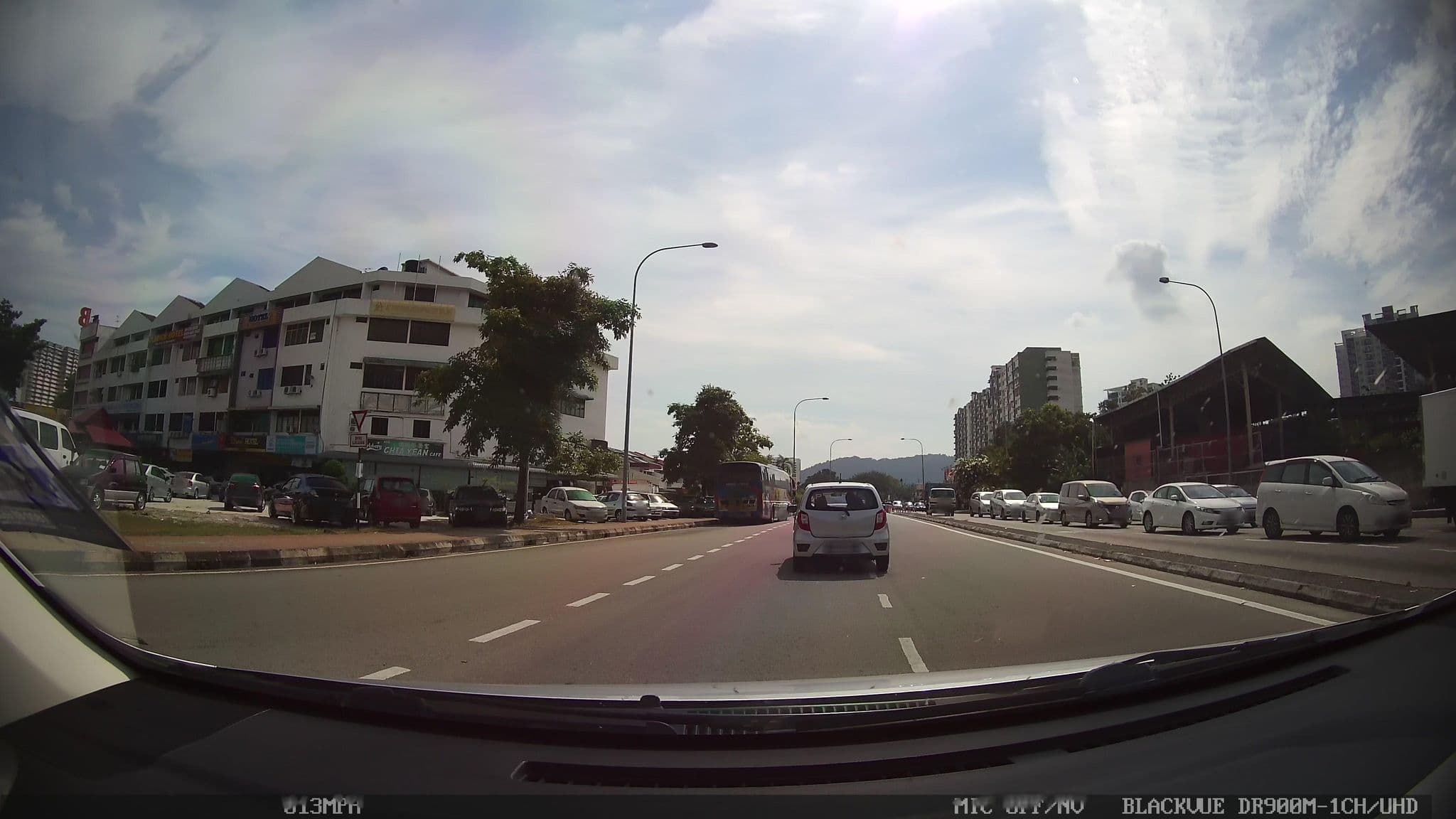 Street view near Traveller Rest Hub Budget Hotel, Bukit Jambul — © kaart_1 (CC BY-SA · Mapillary)