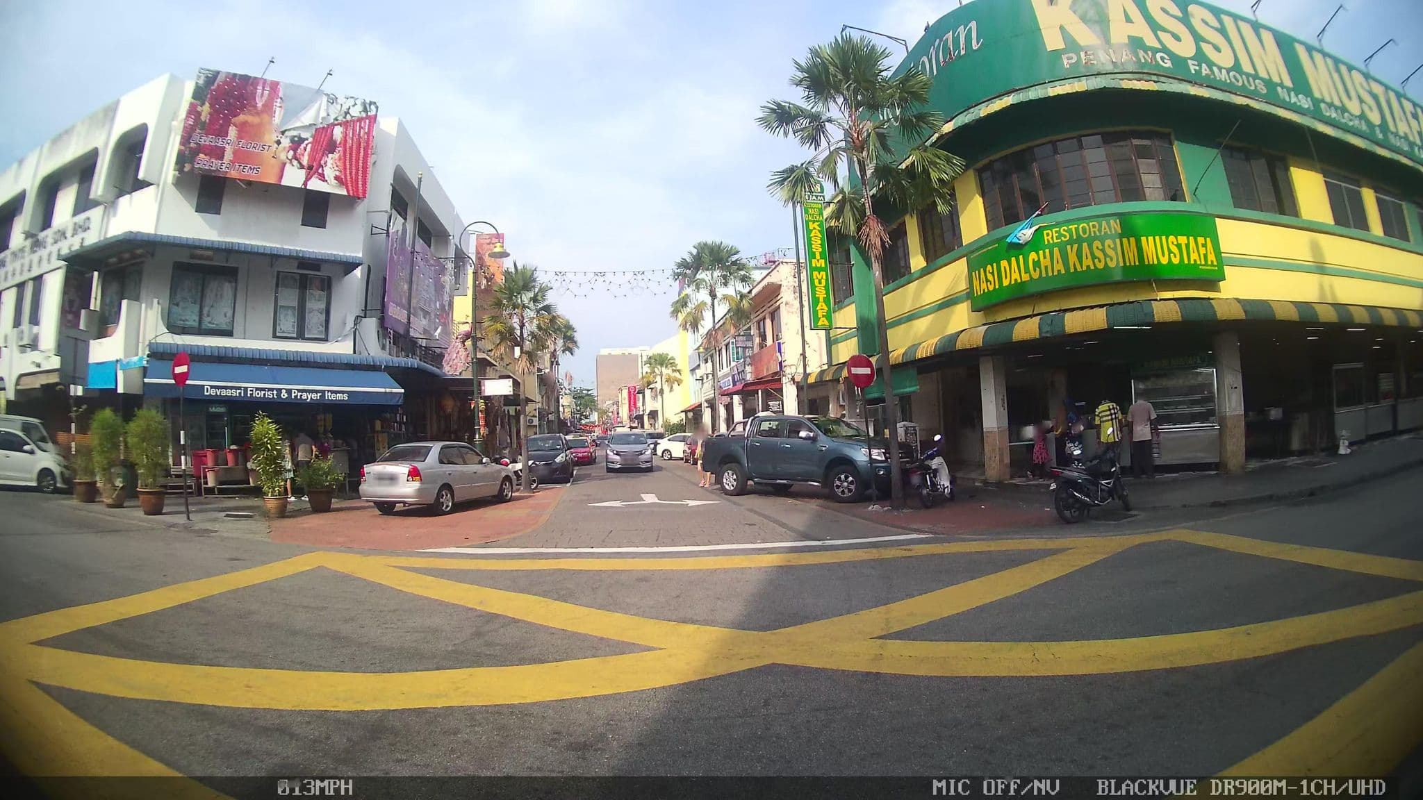 Street view near Chulia Racks, George Town — © kaart_4 (CC BY-SA · Mapillary)