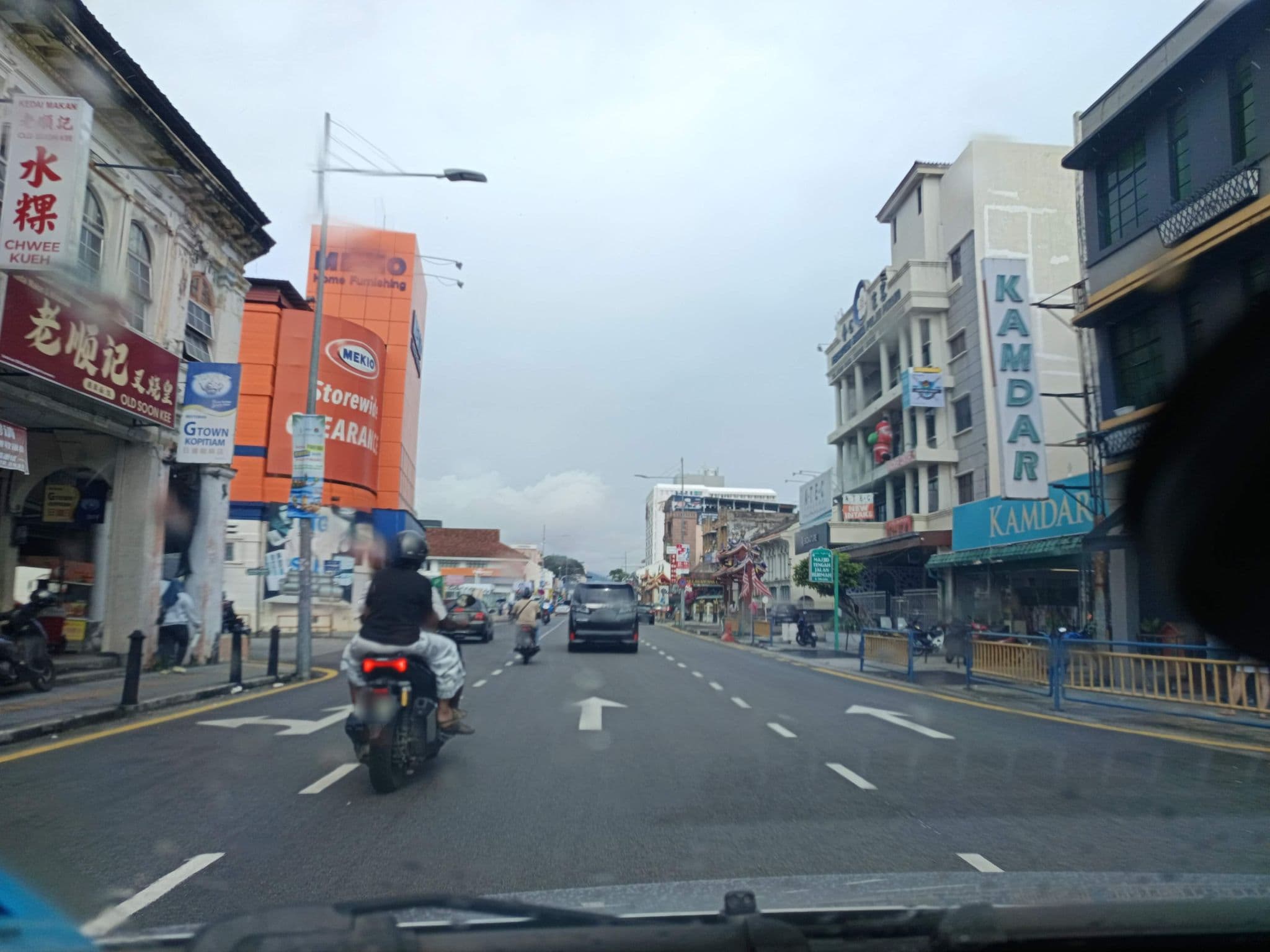 Street view near HP hotel, George Town — © YikQin (CC BY-SA · Mapillary)