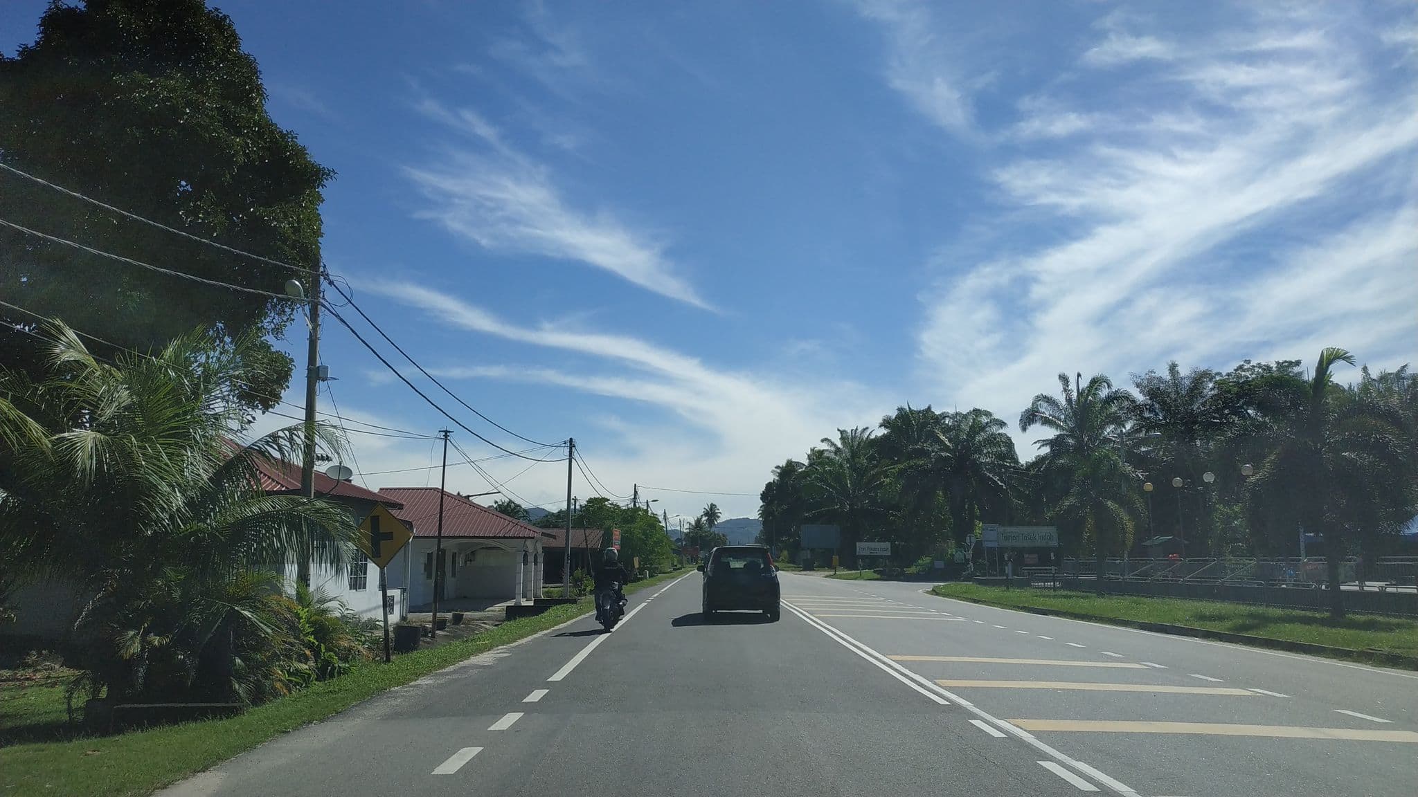 Street view near Teratak Tok Wan, Val Dor — © zainabr (CC BY-SA · Mapillary)
