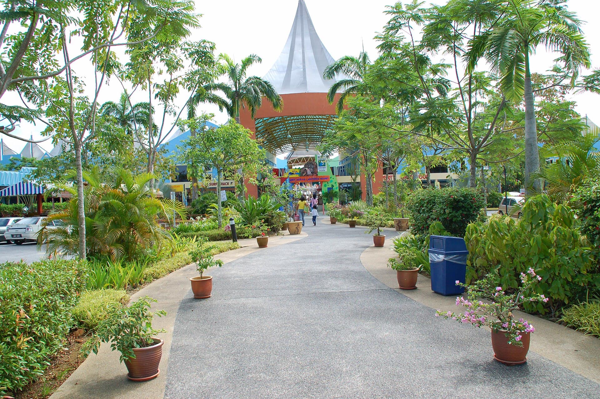 Bukit Merah Laketown Resort (via Wikimedia Commons, CC BY-SA 2.0)