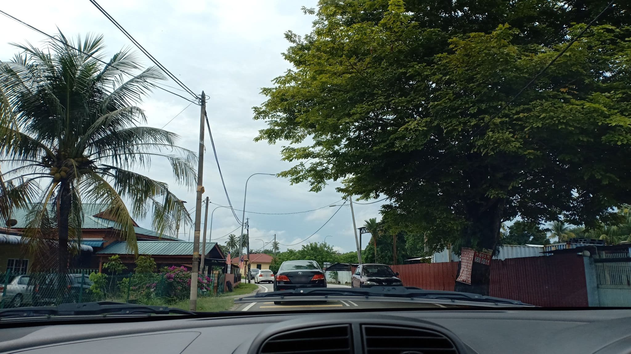 Street view near Hotel Palm Inn, Kubang Semang — © afiqah99 (CC BY-SA · Mapillary)