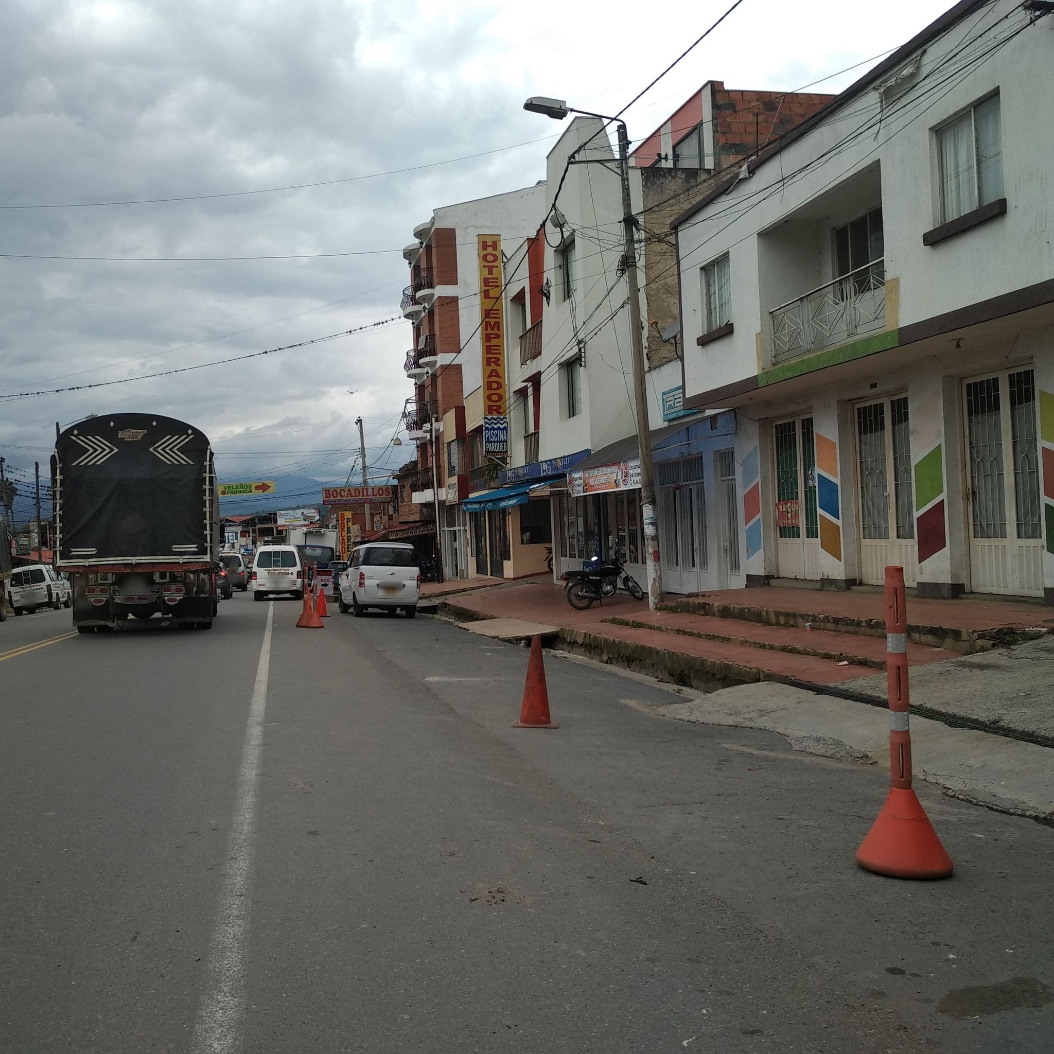 Street view near Hotel El Emperador, Moniquirá — © nomadmapper (CC BY-SA · Mapillary)