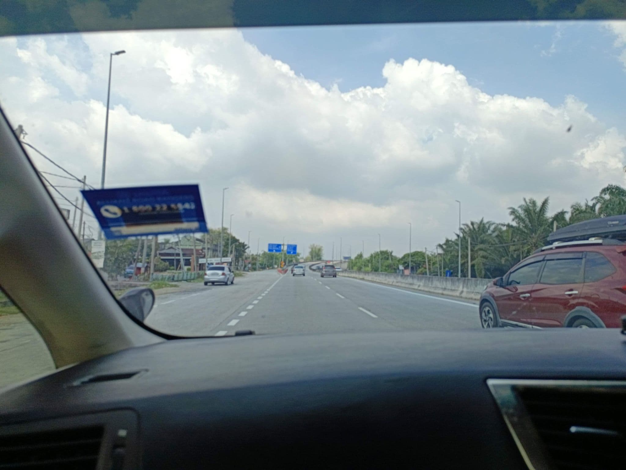 Street view near Sianong Hotel & Restoran, Sabak Bernam — © YikQin (CC BY-SA · Mapillary)