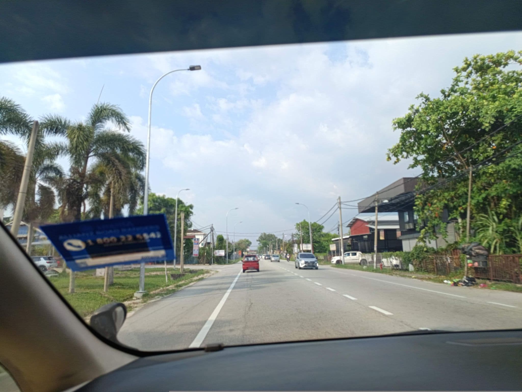 Street view near De-Hotel Teluk Intan, Teluk Intan — © YikQin (CC BY-SA · Mapillary)