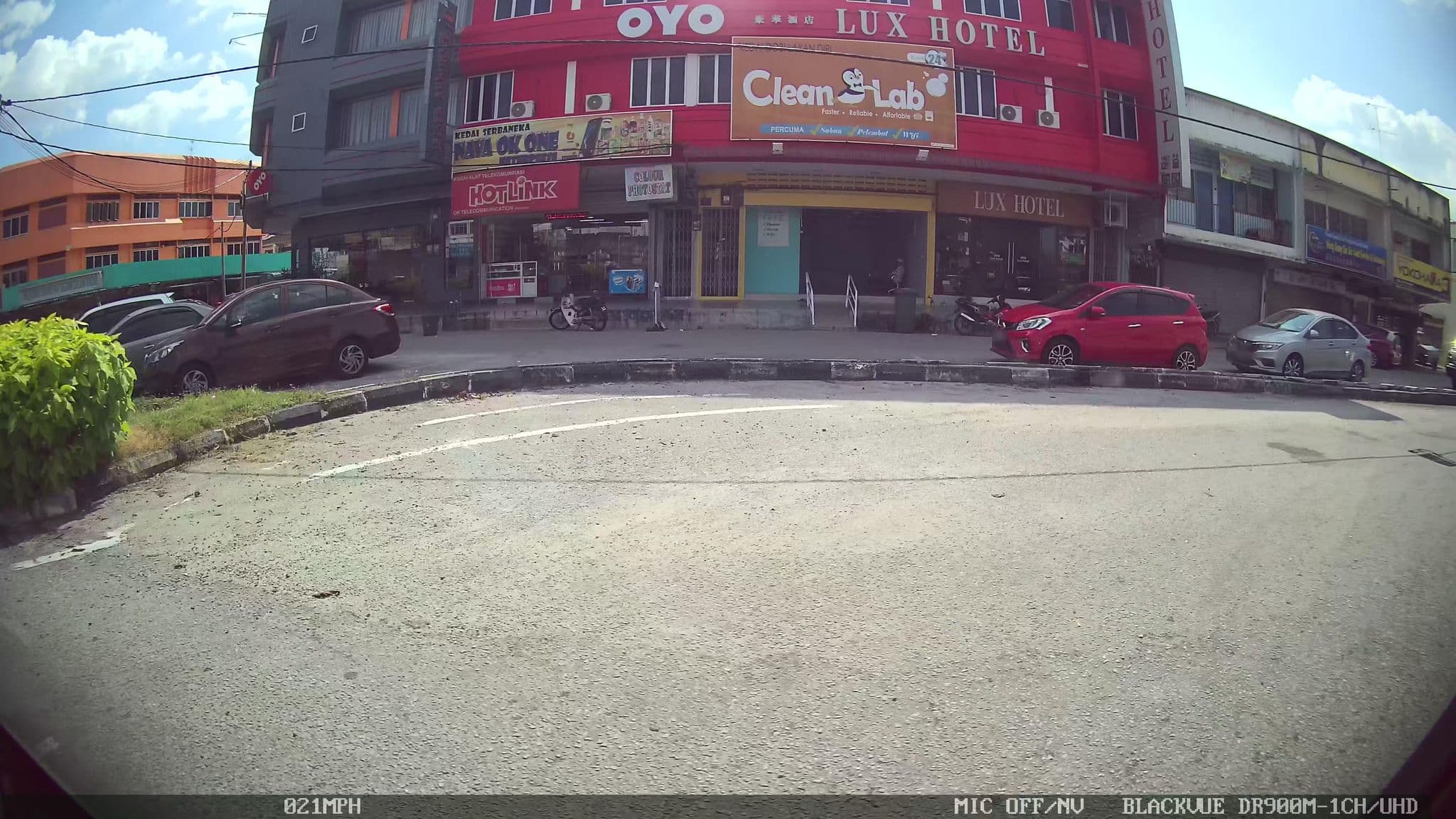 Street view near Lux Hotel Teluk Intan Perak, Teluk Intan — © kaart_1 (CC BY-SA · Mapillary)