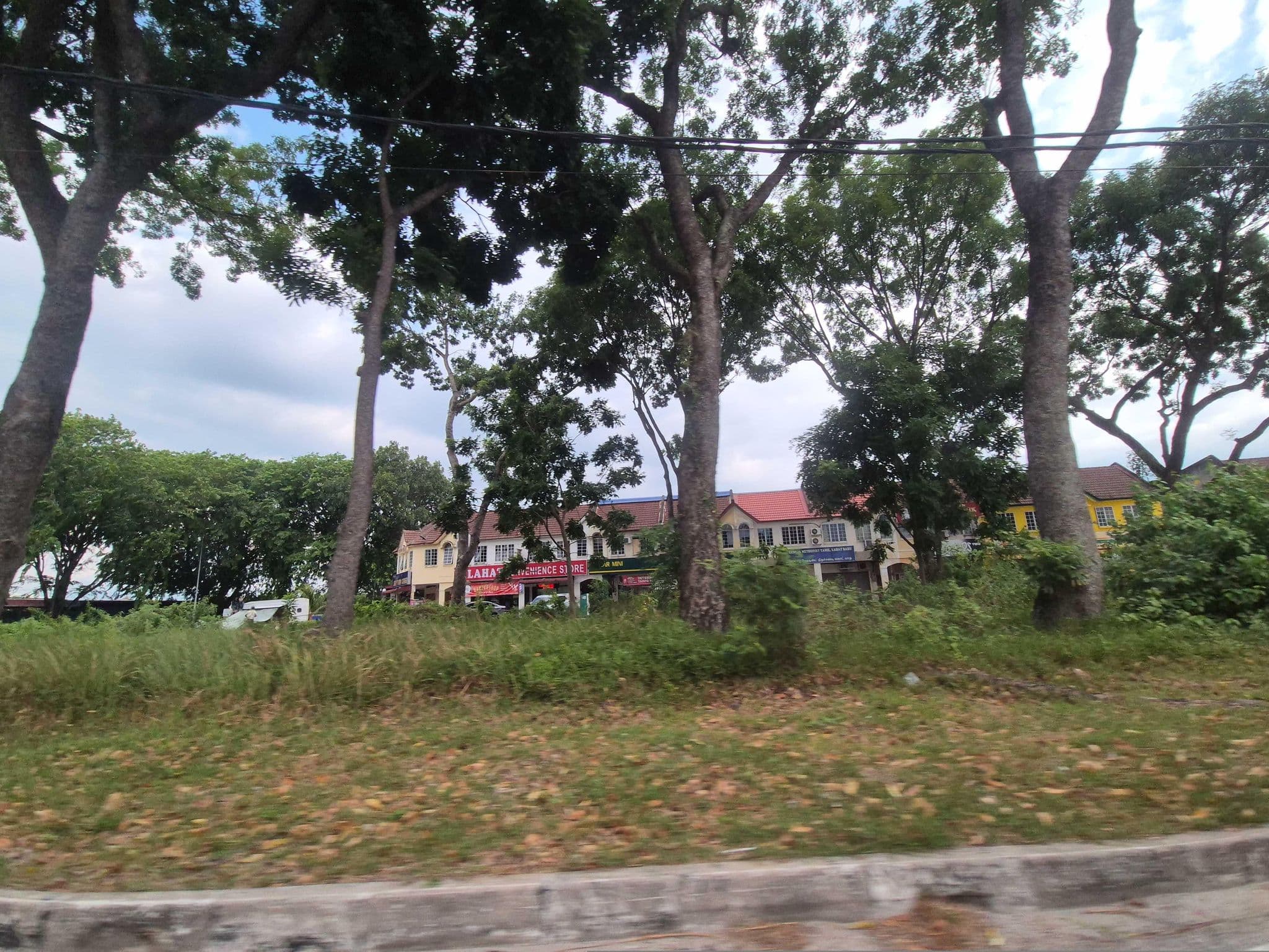 Street view near 金沙酒店, Lahat — © yjjcoolcool (CC BY-SA · Mapillary)