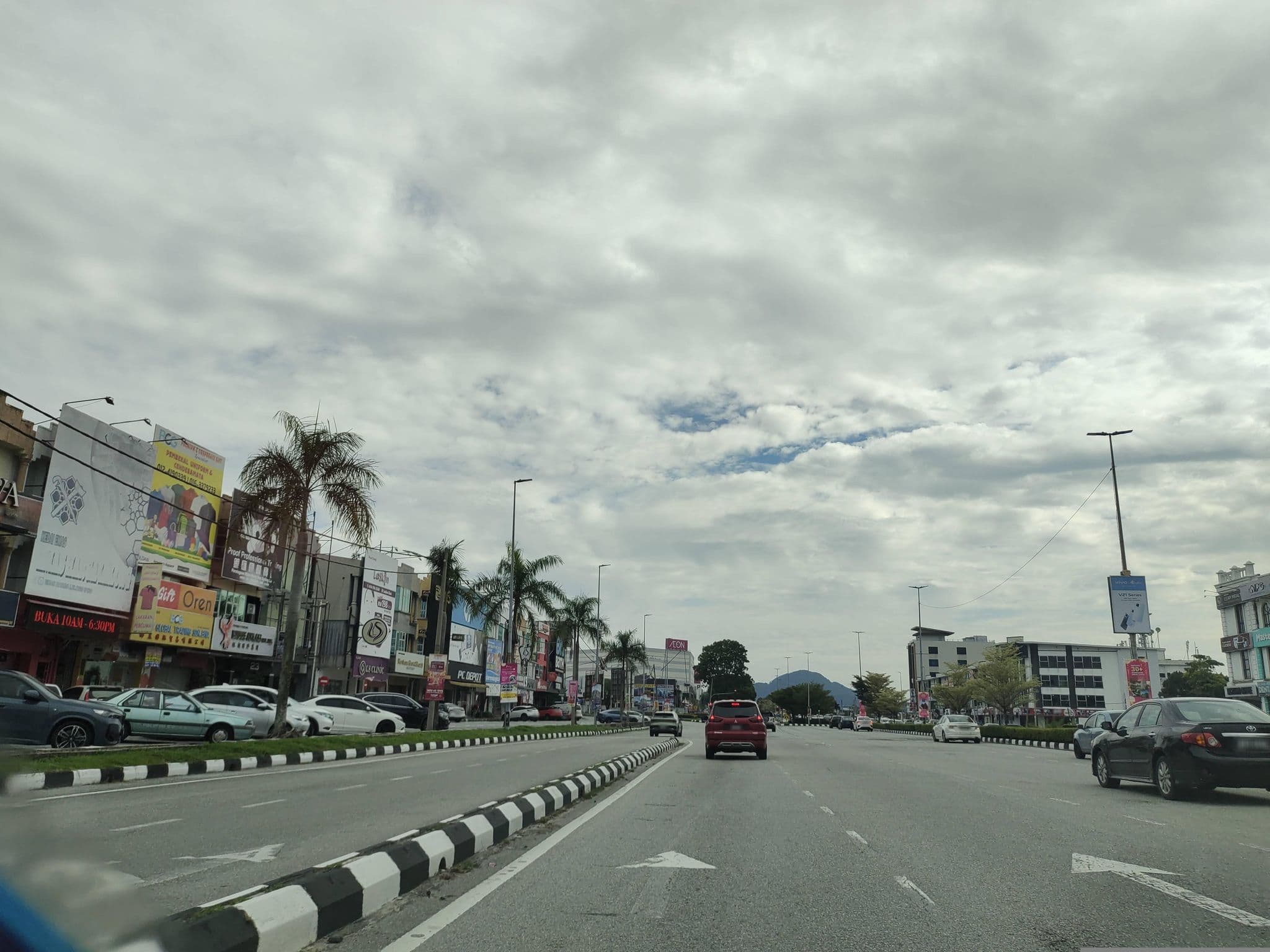 Street view near Hotel DNS, Bercham — © zh9567 (CC BY-SA · Mapillary)