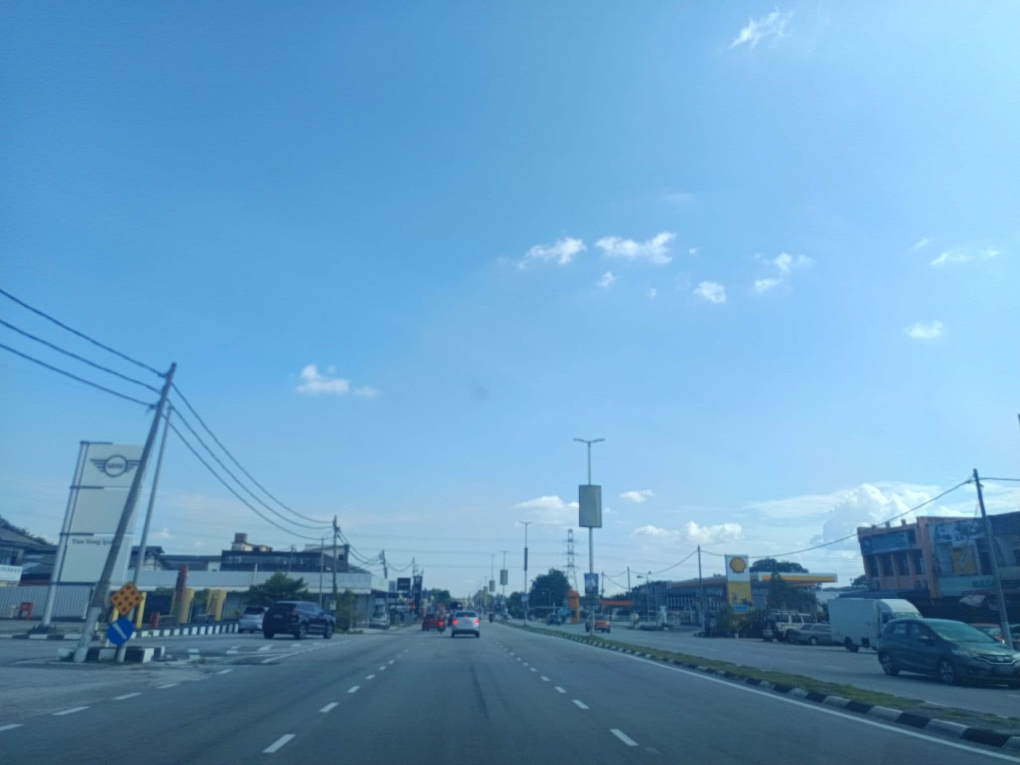 Street view near Pan view chalet, Kampung Manjoi — © YikQin (CC BY-SA · Mapillary)