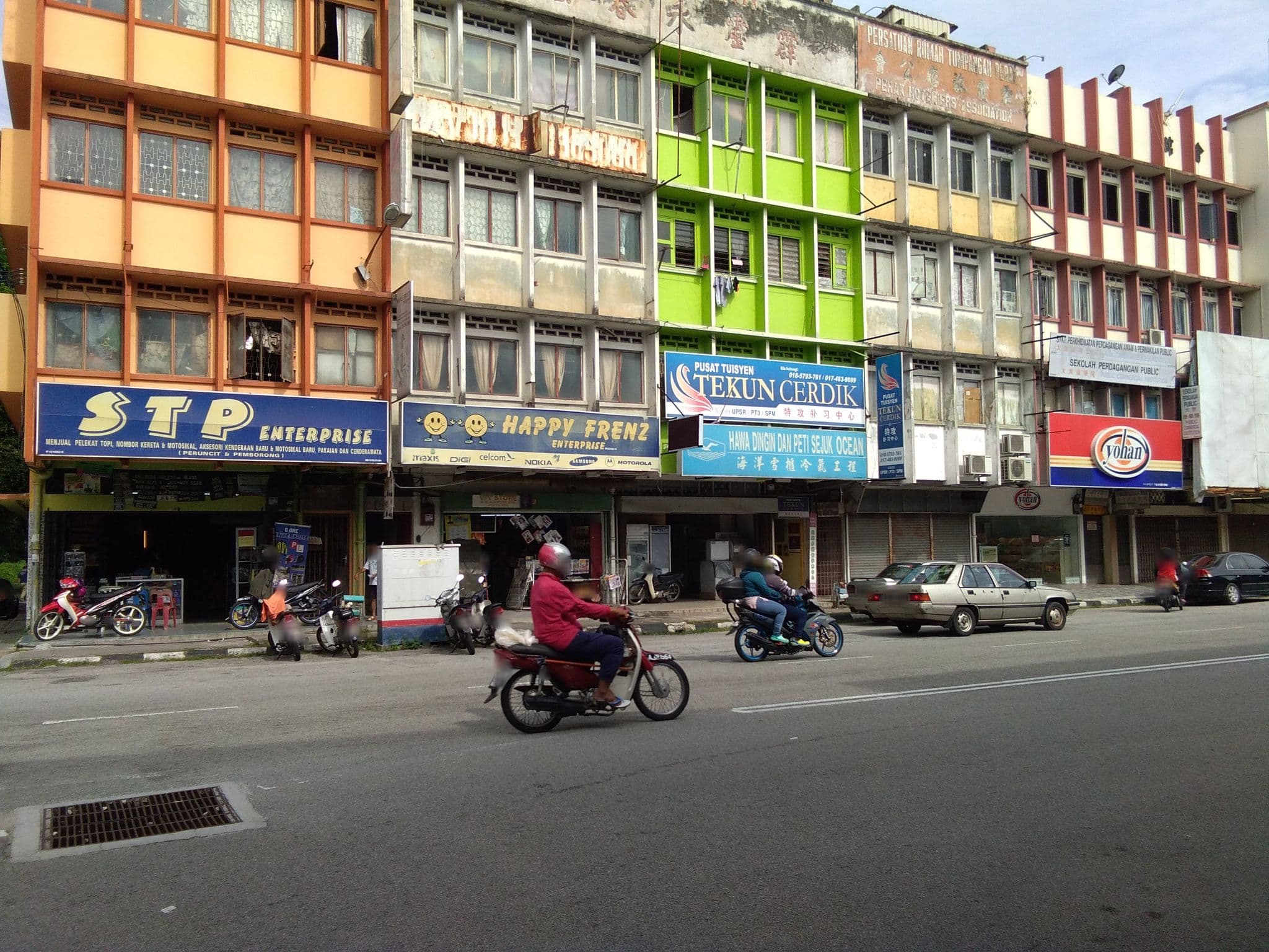 Street view near Holly Hotel, Ipoh — © izzati (CC BY-SA · Mapillary)